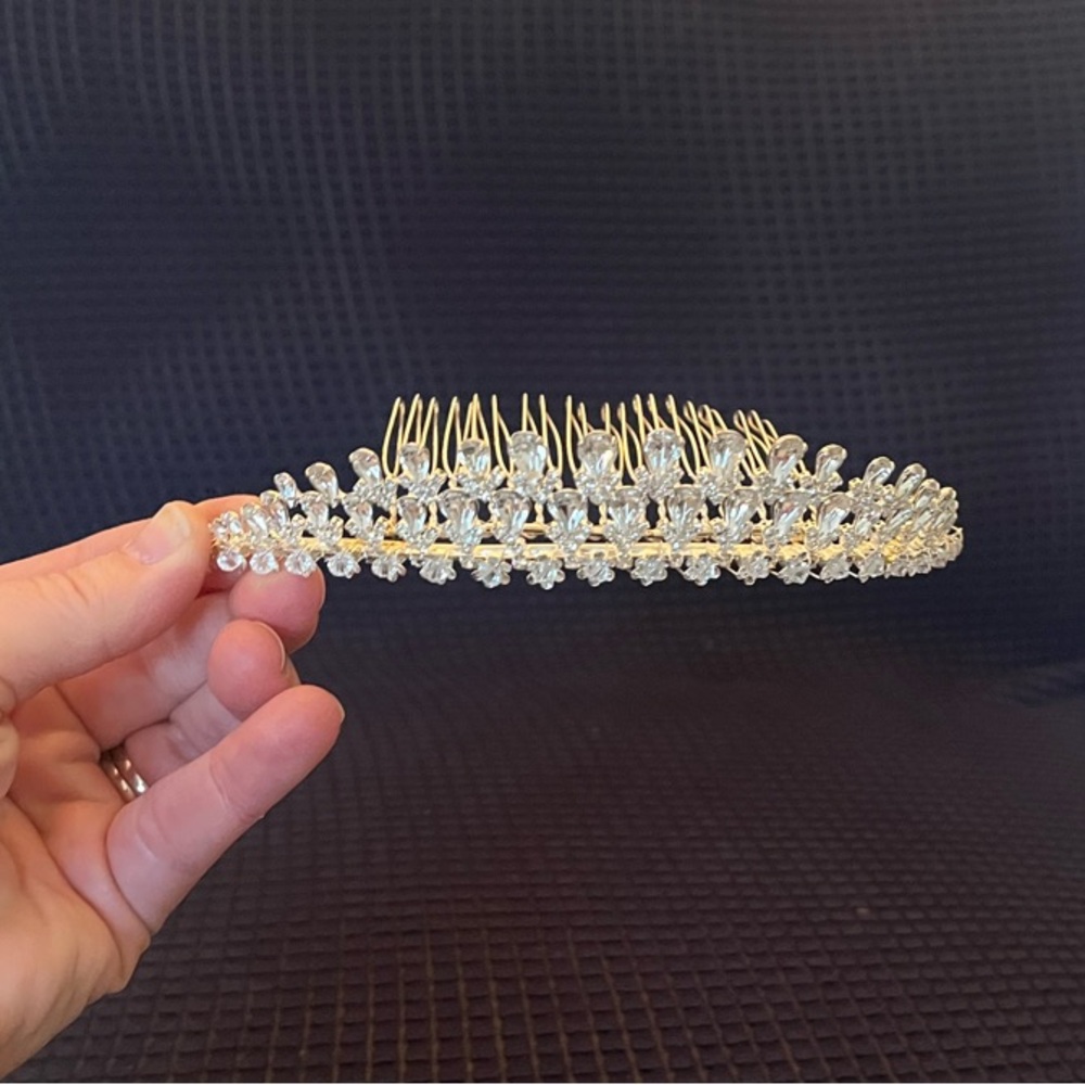 Elegant Gold Hair Comb with Clear Crystals